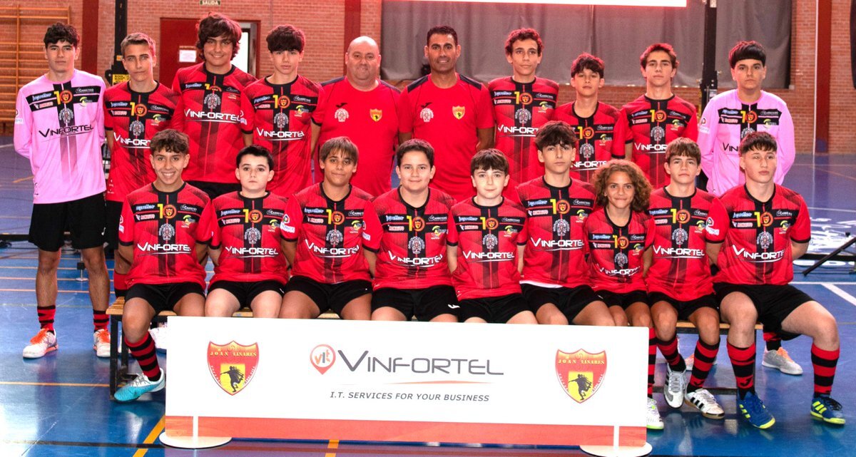 Equipo de la EFS Joan Linares con sus técnicos