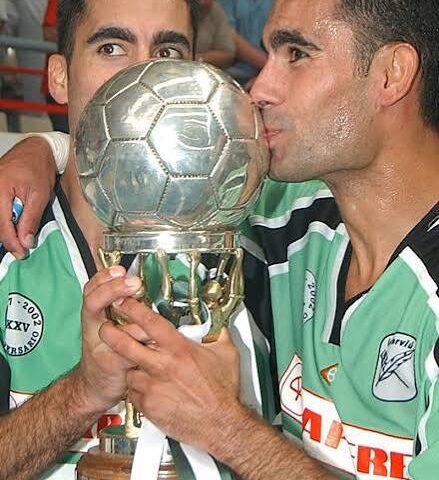 Joan Linares celebrando un título junto a Andreu Linares